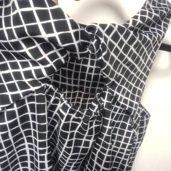 Gap sleeveless top - Picture 3 of 4